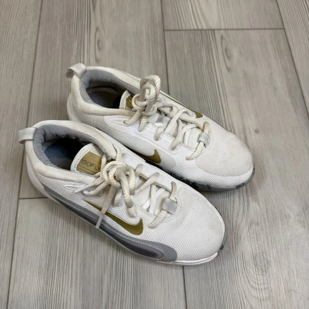 Nike IsoFly Sneaker Youth White Gray Basketball Shoes FN4384-100 Size 2Y